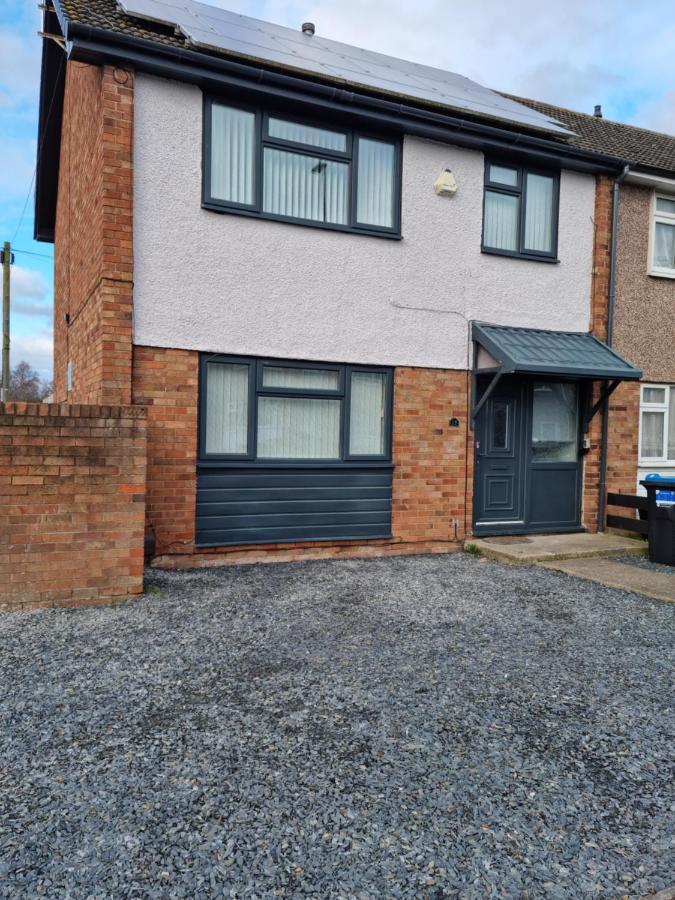 Entire House - Cheshire Oaks/Ellesmere Port Exterior photo